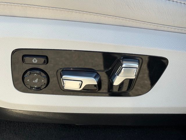 2026 BMW X7 M60i - Photo 21
