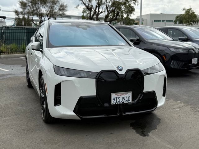 2026 BMW iX xDrive60 photo 4