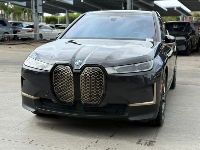 2023 BMW iX xDrive50 photo 2