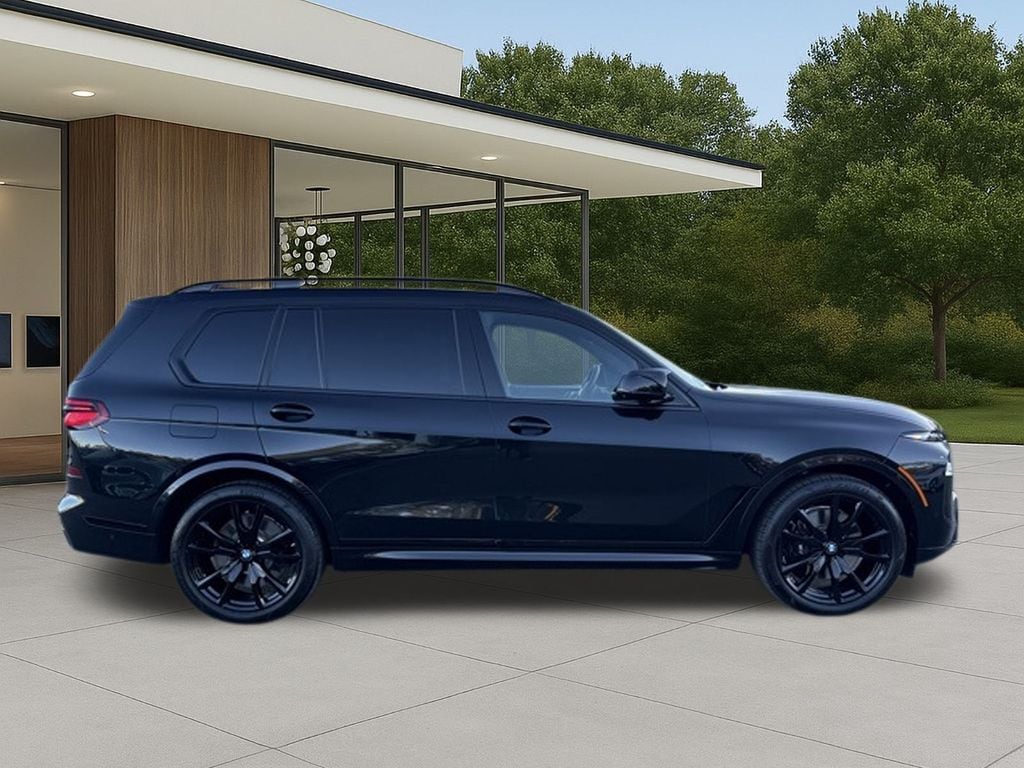 2025 BMW X7 M60i photo 6
