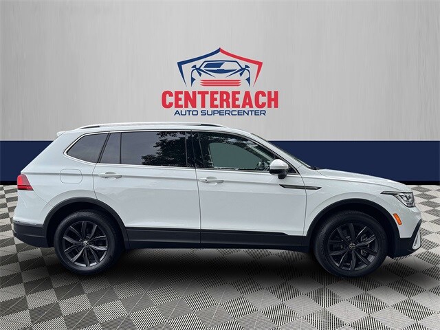 2022 Volkswagen Tiguan SE photo 2