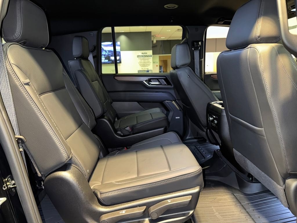 2026 GMC Yukon XL Denali - Photo 38