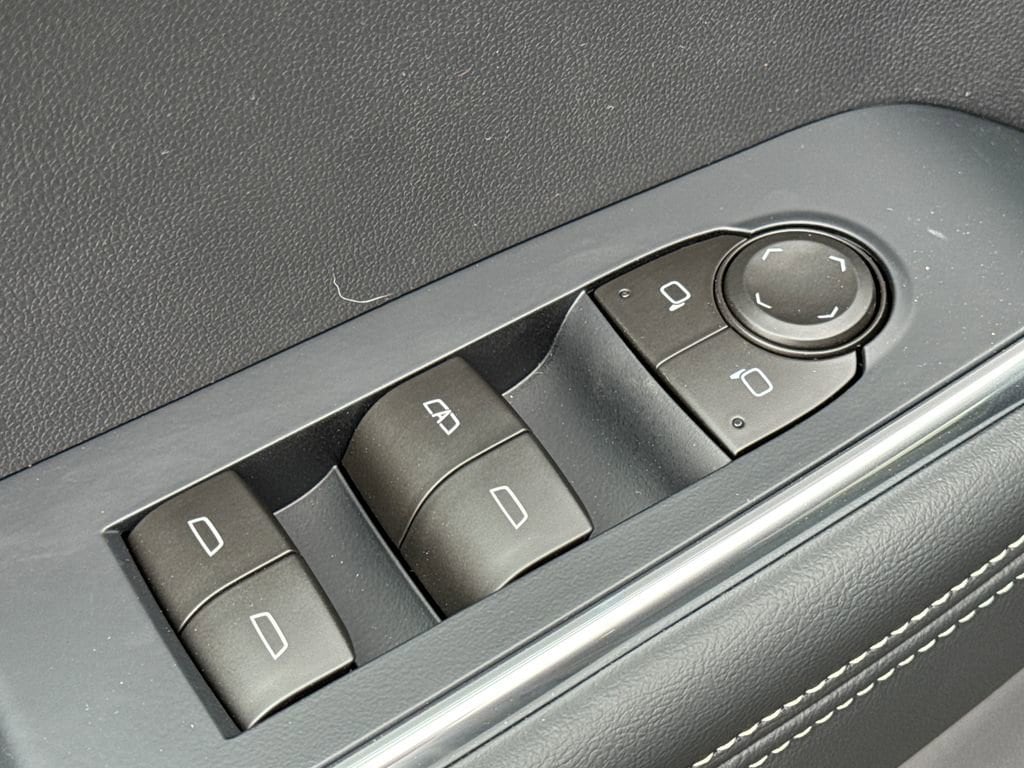 2026 GMC Acadia Elevation - Photo 16