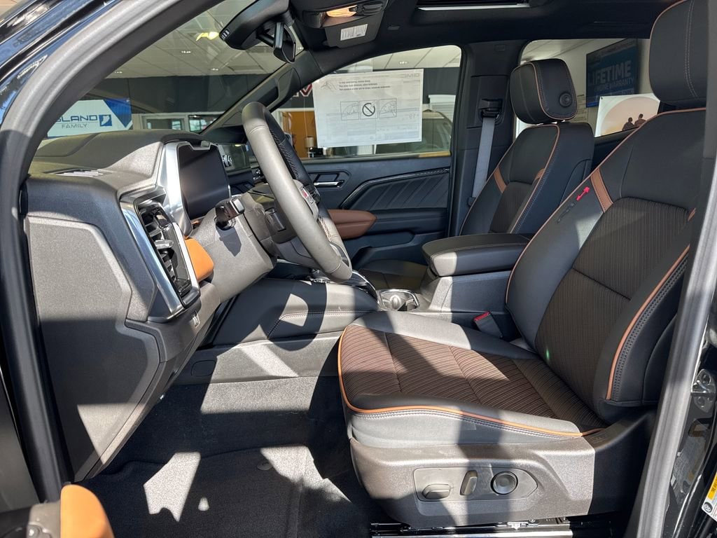 2026 GMC Canyon AT4 - Photo 14