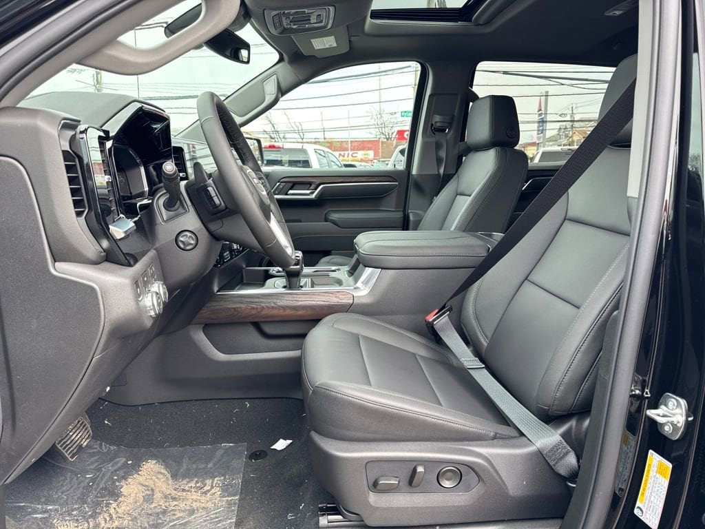 2026 GMC Sierra 1500 SLT - Photo 18