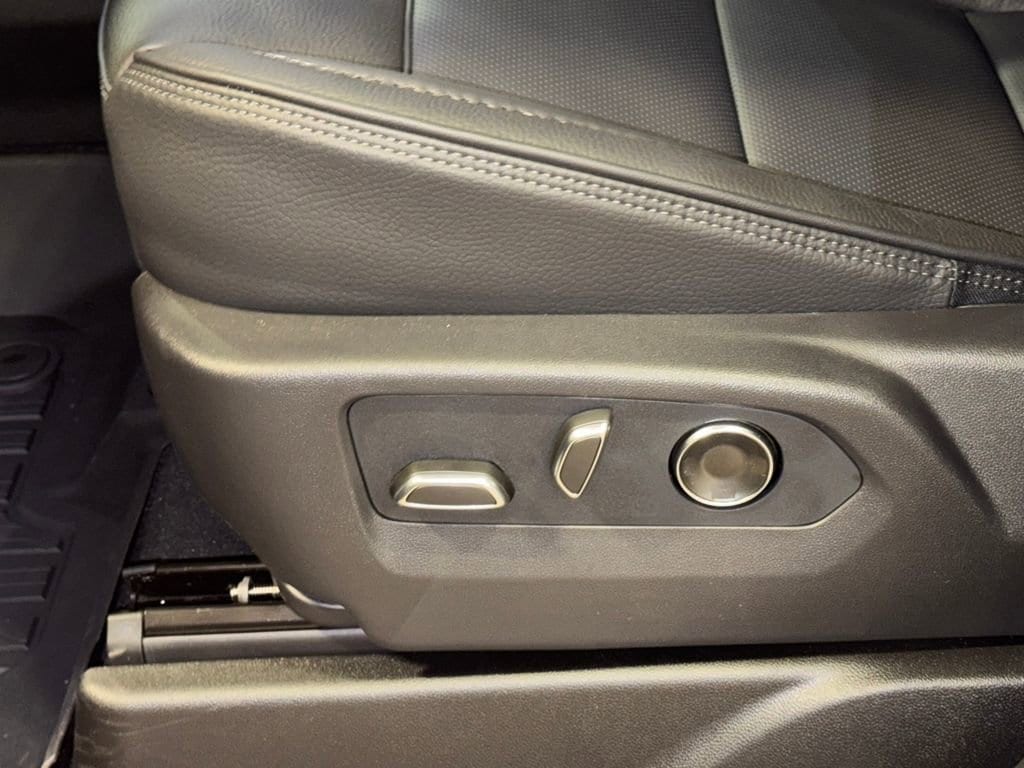 2026 GMC Yukon XL Denali - Photo 14