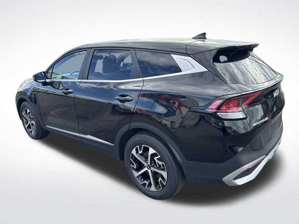2024 Kia Sportage EX - Photo 8