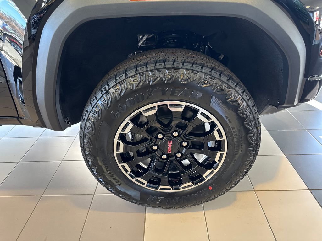 2026 GMC Canyon AT4 - Photo 9