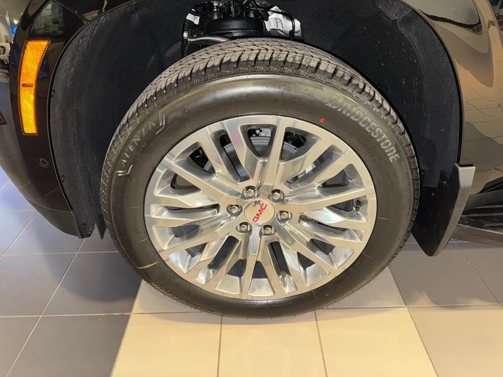 2026 GMC Yukon XL Denali - Photo 8