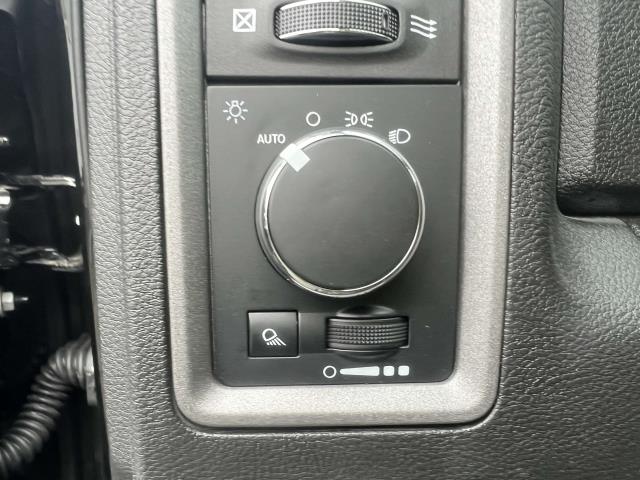 2025 Ram 1500 Tradesman photo 3
