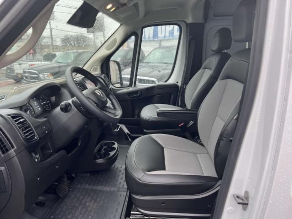 New 2024 Ram ProMaster PROMASTER 2500 SLT CARGO VAN LOW ROOF 136' WB Cargo Van
