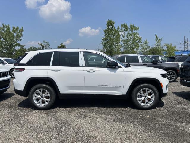 2025 Jeep Grand Cherokee Limited photo 2