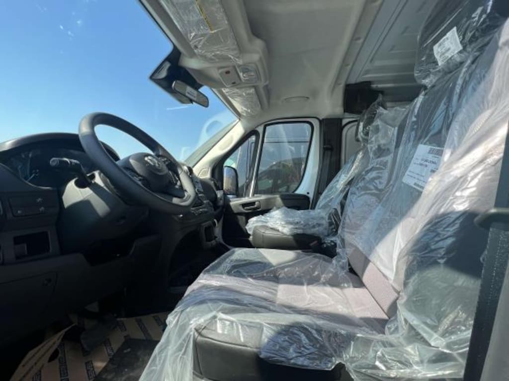 New 2024 Ram ProMaster PROMASTER 2500 SLT CARGO VAN LOW ROOF 136' WB Cargo Van