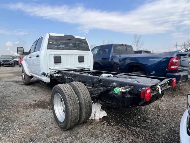 2024 Ram 4500 SLT photo 3