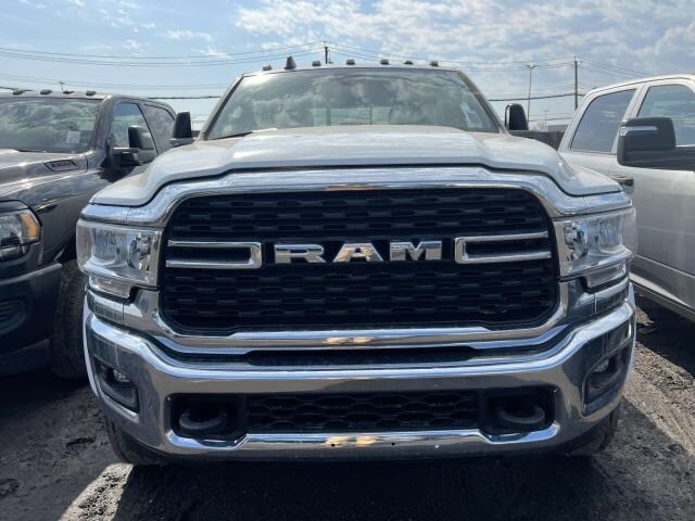 2024 Ram 4500 SLT photo 2