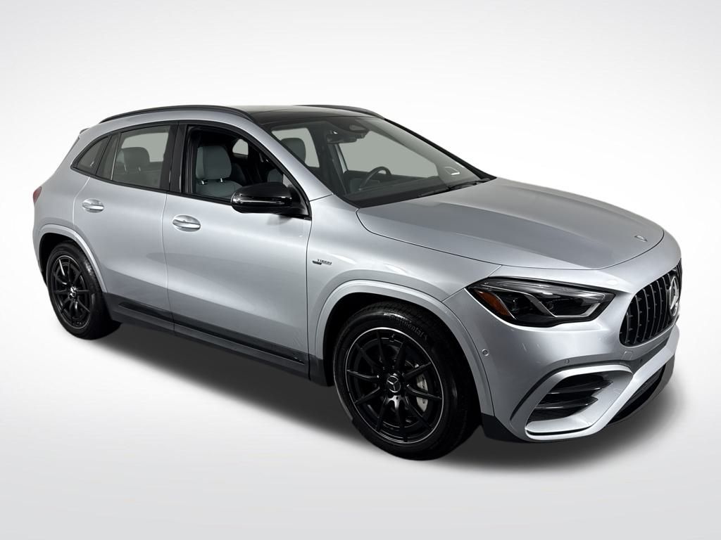 2024 Mercedes Benz GLA 35 AMG photo 2