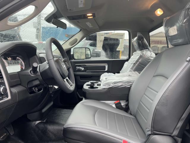 2025 Ram 1500 Tradesman photo 2
