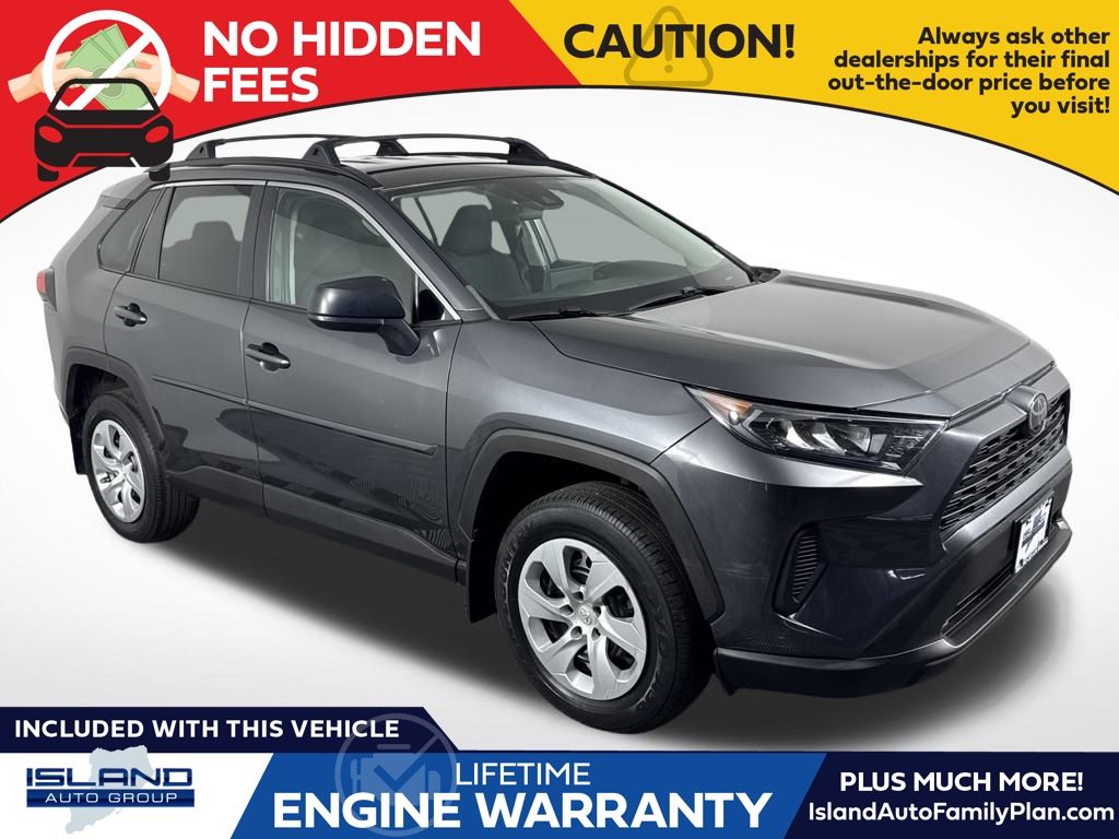 2020 Toyota RAV4 LE's photo