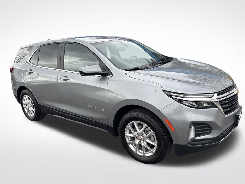 2023 Chevrolet Equinox LT photo 2