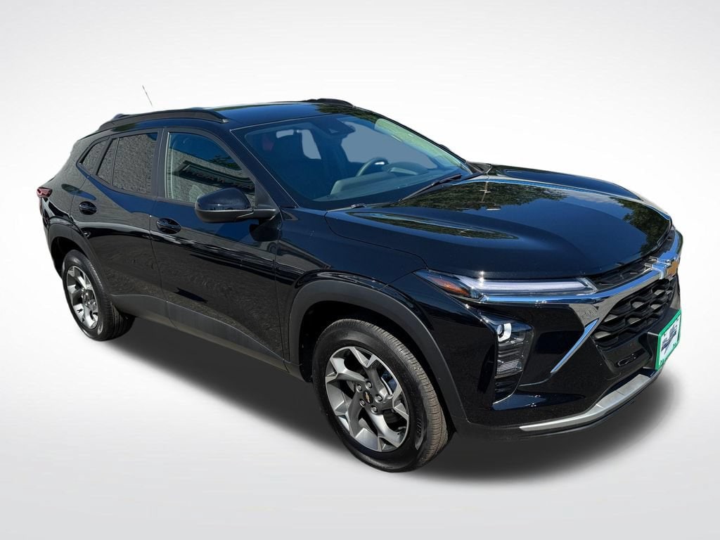 Used 2024 Chevrolet Trax LT SUV