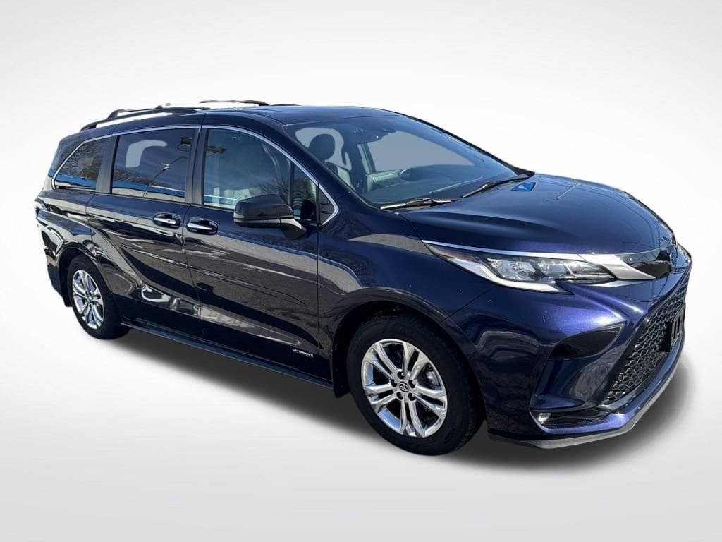 Used 2021 Toyota Sienna XSE