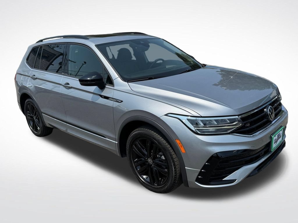 Used 2022 Volkswagen Tiguan SE R-Line Black