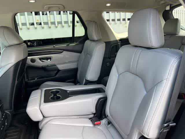 2025 Honda Pilot EX-L - Photo 13