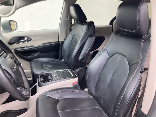 Thumbnail: 2022 Chrysler Pacifica - 11