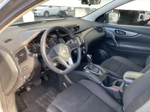 2022 Nissan Rogue Sport S photo 2