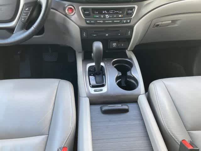 Thumbnail: 2016 Honda Pilot - 17