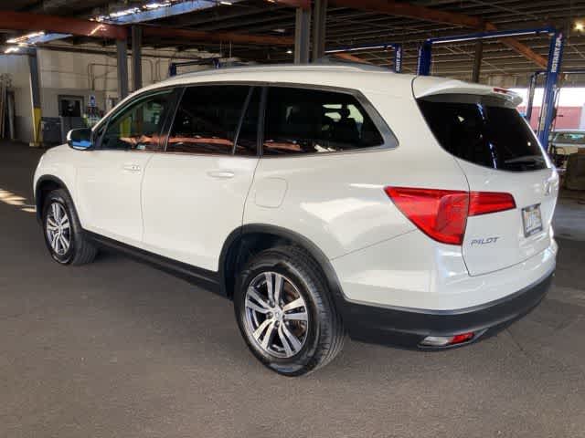 Thumbnail: 2017 Honda Pilot - 4