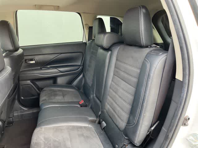 Thumbnail: 2019 Mitsubishi Outlander - 13