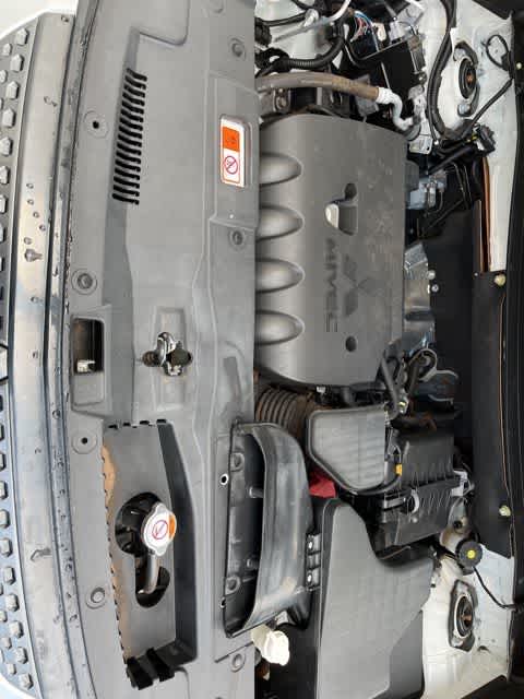 Thumbnail: 2019 Mitsubishi Outlander - 9