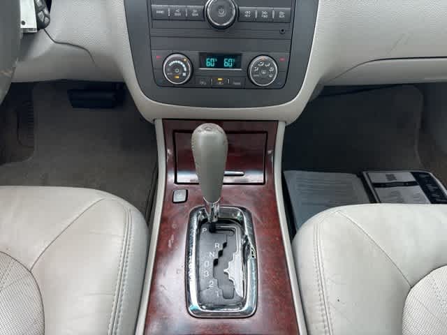 Thumbnail: 2008 Buick Lucerne - 17