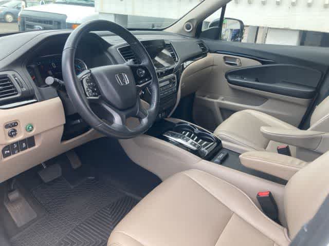 Thumbnail: 2019 Honda Pilot - 2