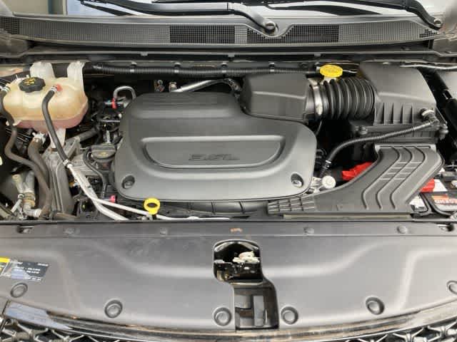 Thumbnail: 2022 Chrysler Pacifica - 9