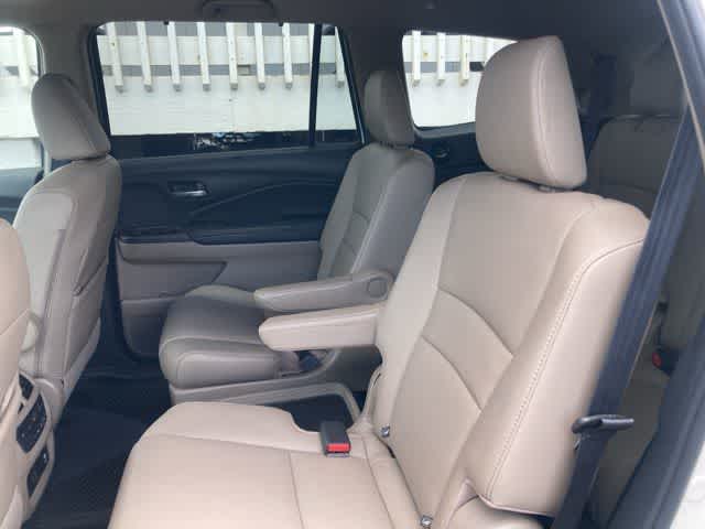 Thumbnail: 2019 Honda Pilot - 13