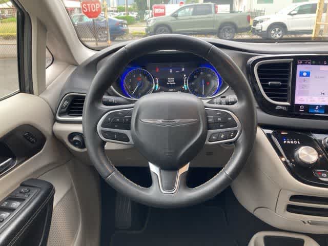 Thumbnail: 2022 Chrysler Pacifica - 15