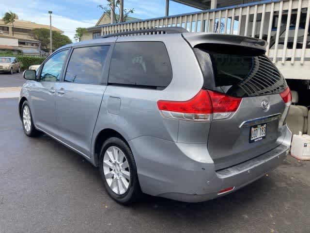 Thumbnail: 2012 Toyota Sienna - 4