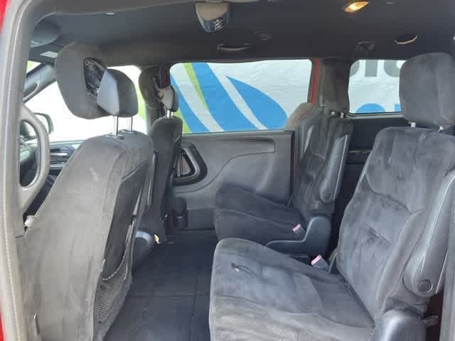 2015 Dodge Grand Caravan SXT 13