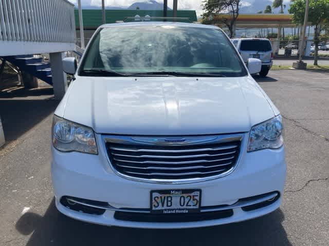 Thumbnail: 2016 Chrysler Town & Country - 6