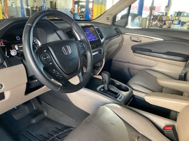 Thumbnail: 2017 Honda Pilot - 2