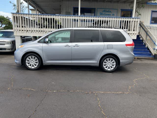 Thumbnail: 2012 Toyota Sienna - 3