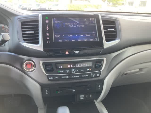 Thumbnail: 2016 Honda Pilot - 16