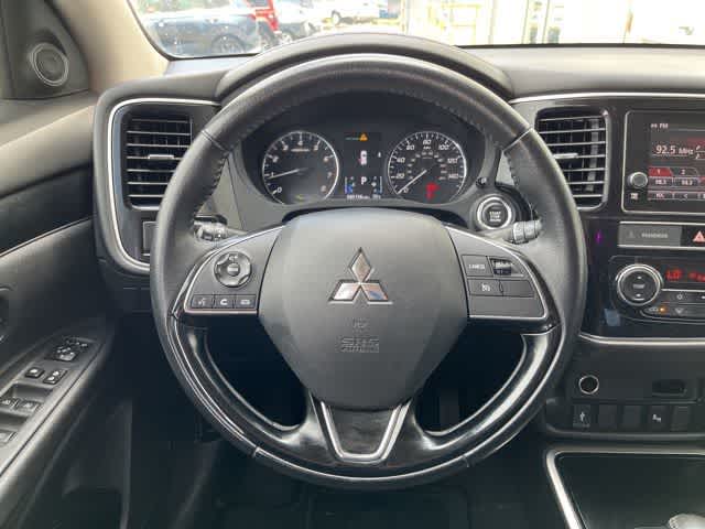 Thumbnail: 2019 Mitsubishi Outlander - 15