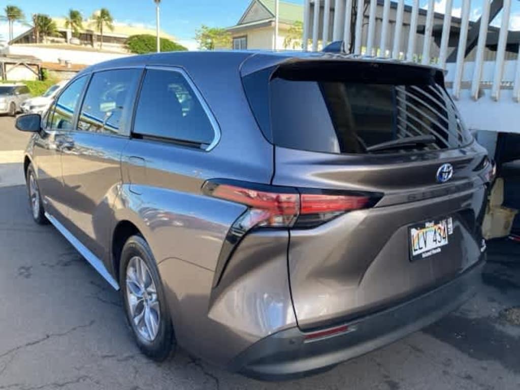 Used 2021 Toyota Sienna XLE Van