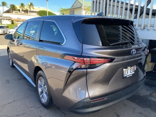 2021 Toyota Sienna XLE photo 4