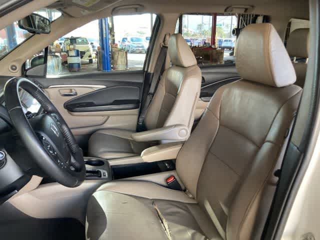 Thumbnail: 2017 Honda Pilot - 11