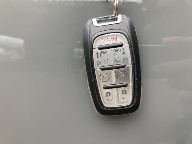 Thumbnail: 2022 Chrysler Pacifica - 20