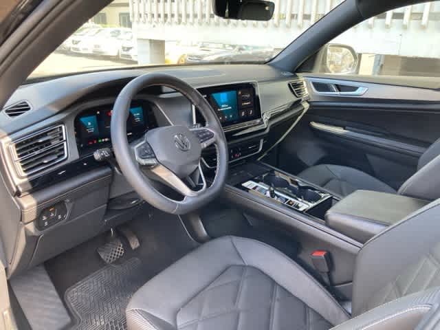 2024 Volkswagen Atlas Cross Sport SE Technology photo 2